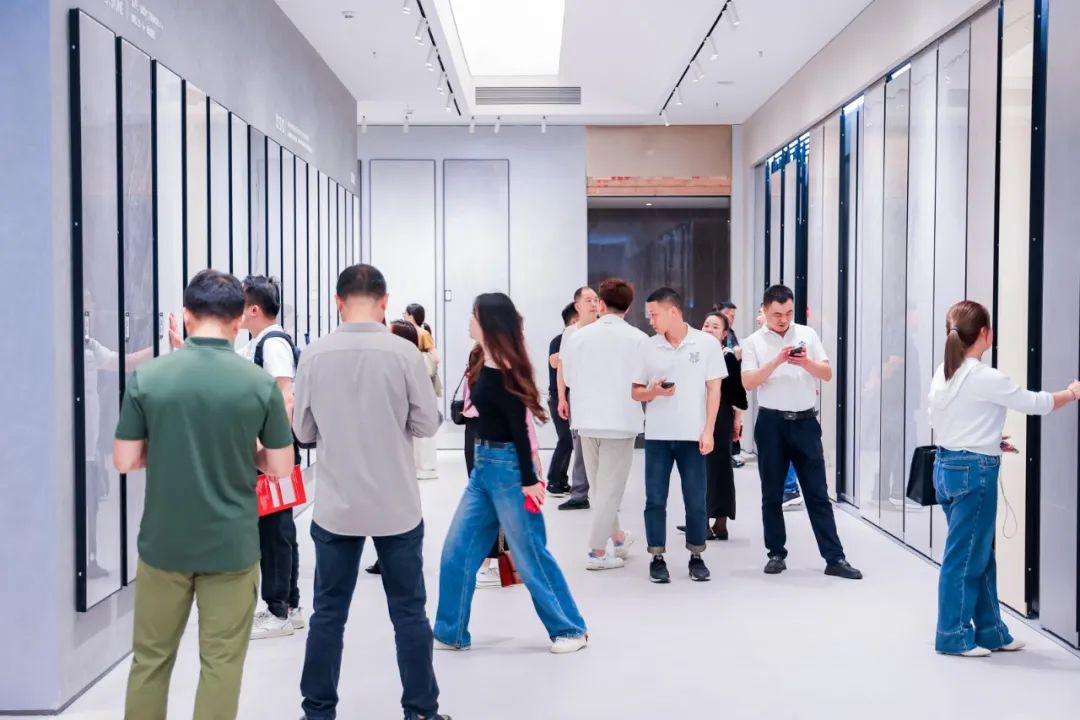 新鹰牌 创未来｜鹰牌新总部展厅盛大揭幕&中国瓷IP新品隆重上市！(图15)