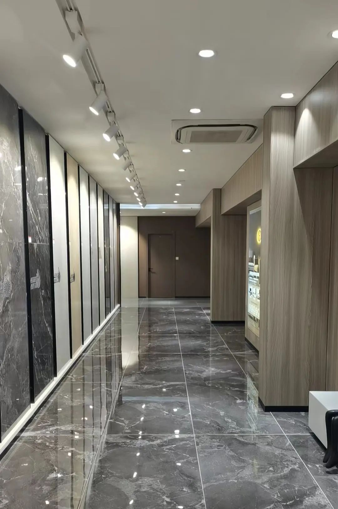 鹰牌50周年 门店风采｜高碑店鹰牌陶瓷：缔造品质家居新典范(图13)